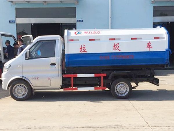 東風小康掛桶式垃圾車 東風小康掛桶式垃圾車