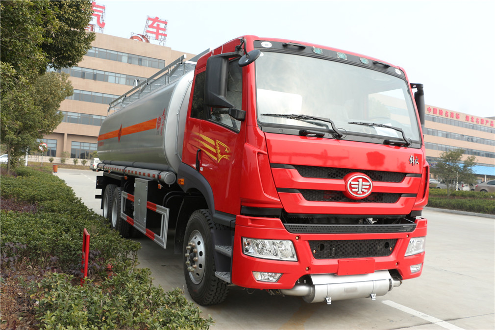 解放后八輪23方運油車 解放后八輪23方運油車