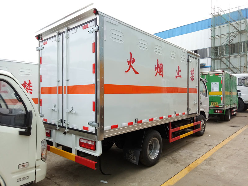 多利卡4.1米(藍(lán)牌)液體廂式車 多利卡4.1米(藍(lán)牌)液體廂式車
