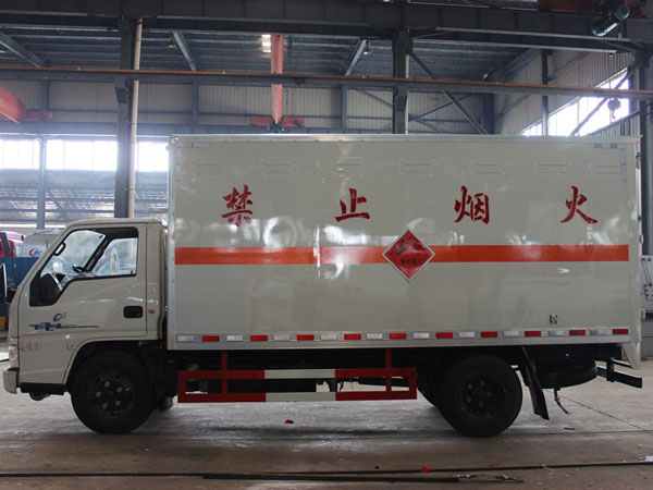 江鈴4.1米(藍牌)雜項危險品廂式車 江鈴4.1米(藍牌)雜項危險品廂式車