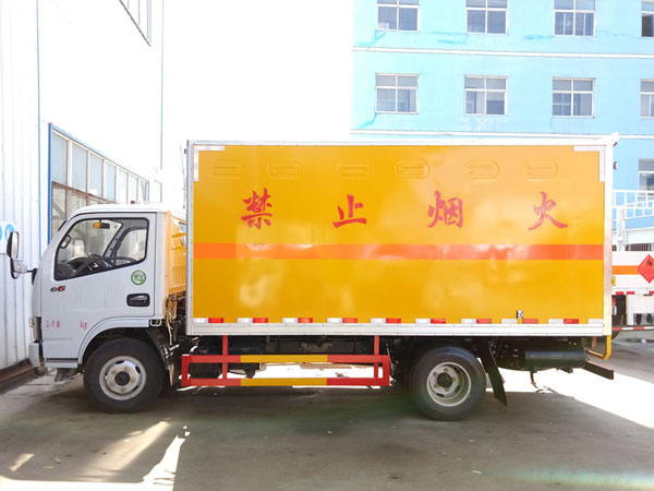 東風4米1(藍牌)爆破器材車 東風4米1(藍牌)爆破器材車