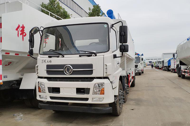 東風(fēng)天錦小三軸散裝飼料運輸車 東風(fēng)天錦小三軸散裝飼料運輸車