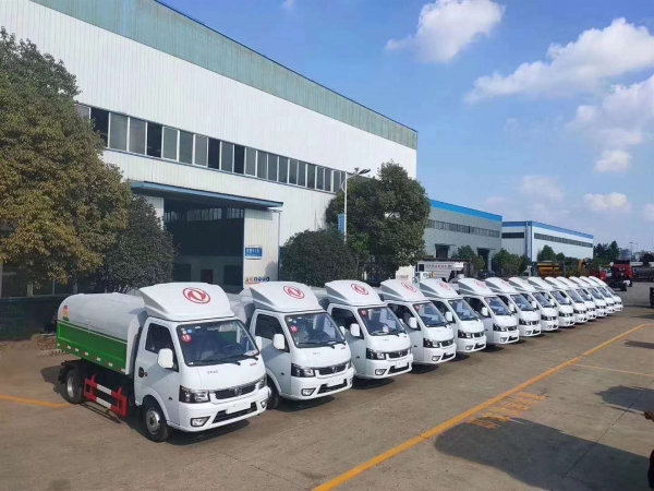 東風途逸國六3~4方密封垃圾車 東風途逸國六3~4方密封垃圾車