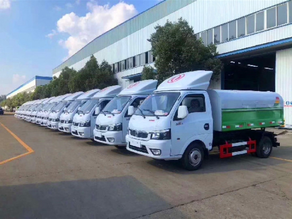 東風途逸國六3~4方密封垃圾車 東風途逸國六3~4方密封垃圾車