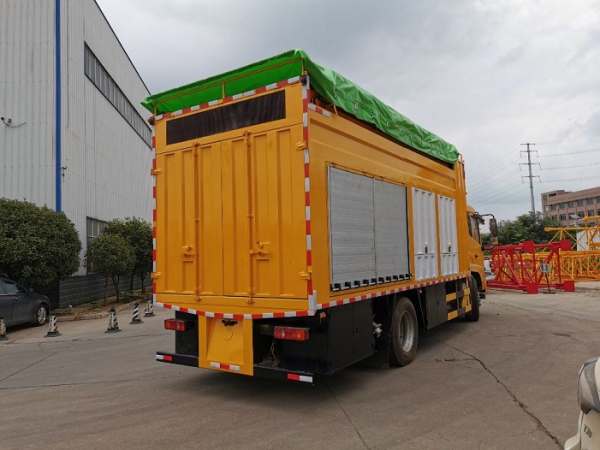 東風天錦新型污泥處理車 東風天錦新型污泥處理車